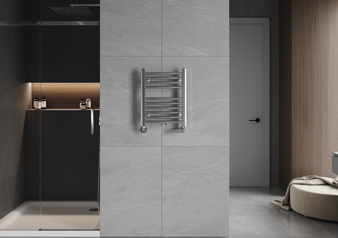 chromovaný koupelnový radiátor