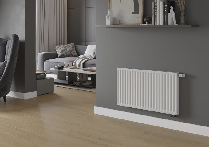 Plošný radiátor s termostatickou hlavicí