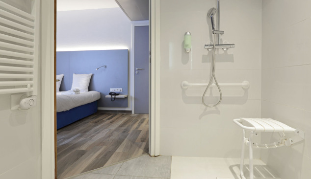 Osoby se zdravotním postižením a sprchové kouty - lepší než vana?