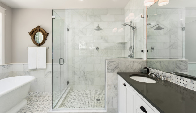 Sprchové baterie s termostatem i bez – stojí za to přidat další funkci?