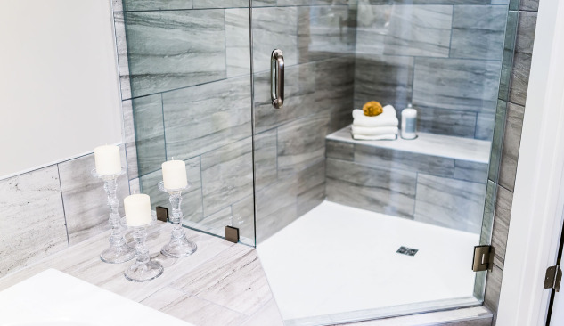 Který sprchový kout vybrat - mělký nebo hluboký?