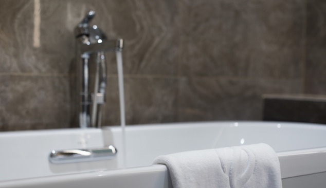 Minimalistické vanové a sprchové baterie - hit nebo pasé?