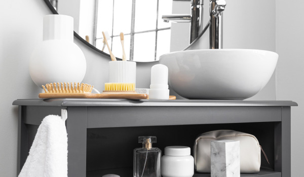 Potřebuje koupelna sadu doplňků?