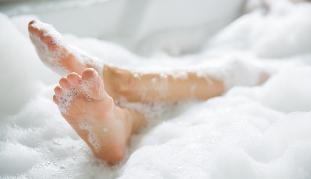 Jak nainstalovat obložení vany?