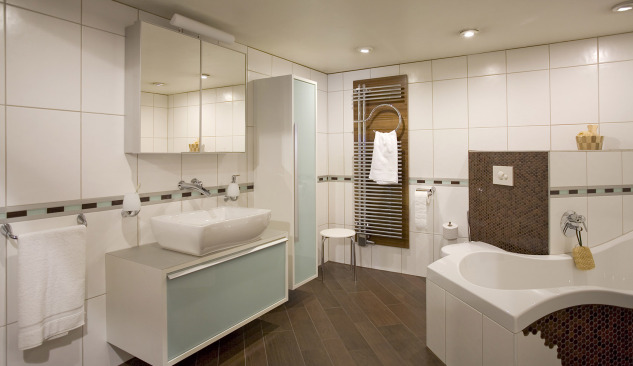 Velikost a osvětlení zrcadlové skříňky