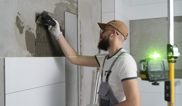 Rekonstrukce koupelny - náklady 2026. Co je třeba zahrnout do rozpočtu a jak reálně ušetřit