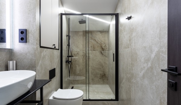 Sprcha bez vaničky, jaké má nevýhody a výhody?