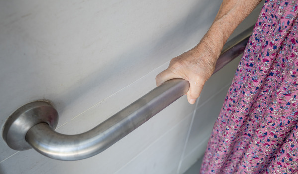 Pro koho jsou nástěnná madla?