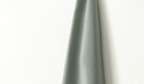 Čím přilepit háčky v koupelně?