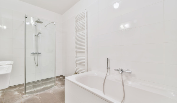 Co je dobré vědět o vanových a sprchových bateriích?