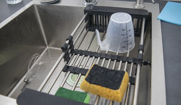 Odkapávače a organizéry do dřezu