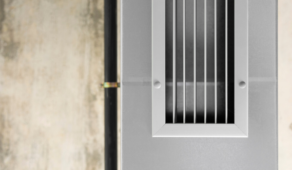 Jak připojit ventilátor v koupelně k osvětlení?