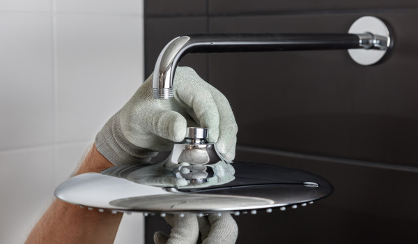 Jak nainstalovat dešťovou sprchu?