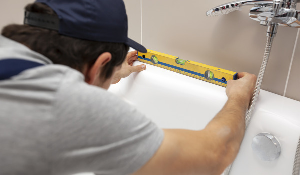 Jak vybrat výšku obdélníkové vany?